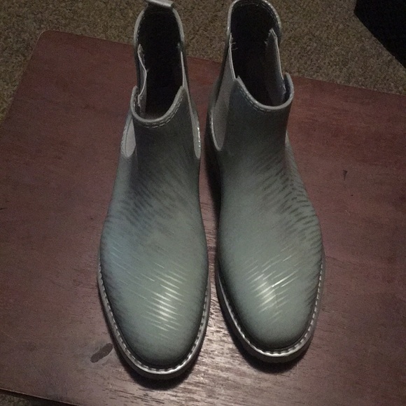 Jill Malek Shoes - Limited edition cougar and Jill Malek rain ankle boots
